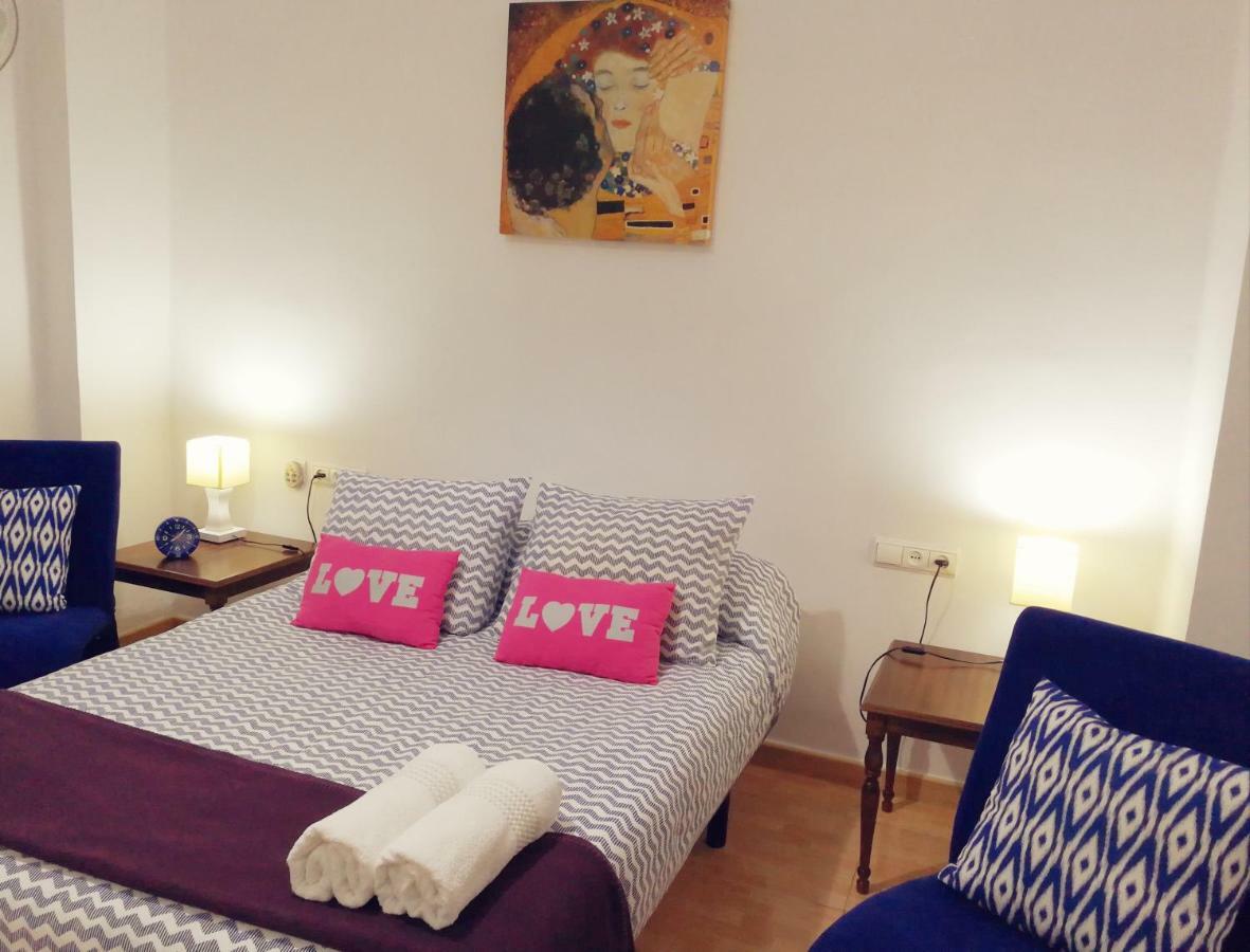 Central Apartment In Valencia With Wifi + Parking. Екстериор снимка