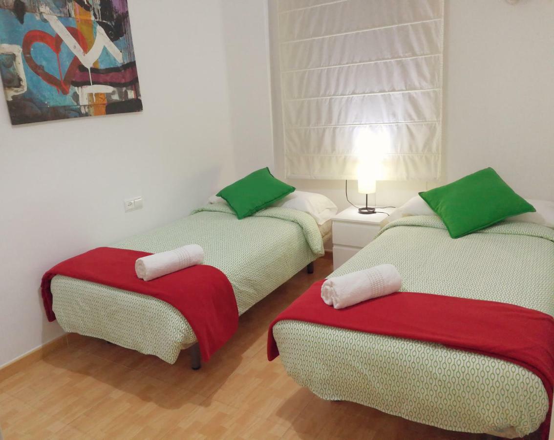 Central Apartment In Valencia With Wifi + Parking. Екстериор снимка