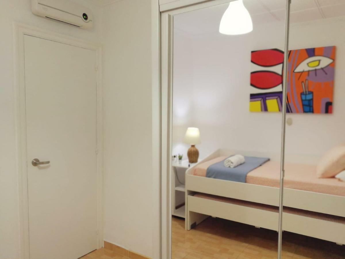 Central Apartment In Valencia With Wifi + Parking. Екстериор снимка